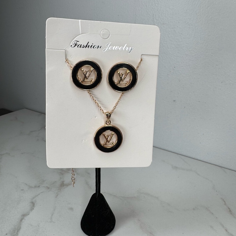 Earring & Necklace Set - Picture 4 of 12